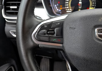 Подержанный автомобиль Geely Coolray 2022 года (25 фото)