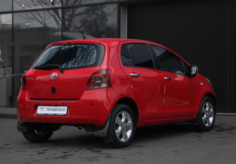 Подержанный автомобиль Toyota Yaris Hatchback 2008 года (5 фото)