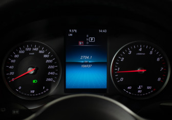 Подержанный автомобиль Mercedes-Benz GLC Coupe 2021 года (12 фото)