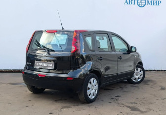 Подержанный автомобиль Nissan Note 2010 года (5 фото)