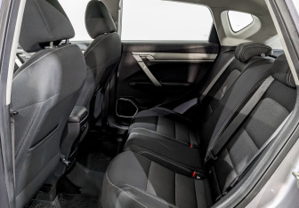 Подержанный автомобиль Geely Coolray 2022 года (10 фото)