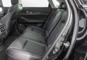 Подержанный автомобиль Changan UNI-K 2024 года (11 фото)