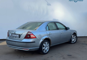 Подержанный автомобиль Ford Mondeo Sedan 2005 года (8 фото)