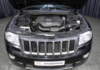 Подержанный автомобиль Jeep Grand Cherokee 2012 года (9 фото)