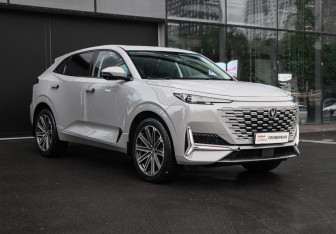 Подержанный автомобиль Changan UNI-K 2023 года (3 фото)