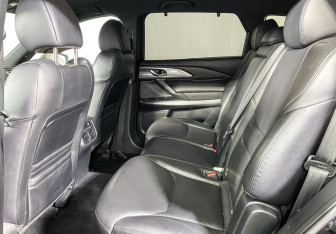 Подержанный автомобиль Mazda CX-9 2018 года (10 фото)
