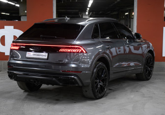 Подержанный автомобиль Audi Q8 2019 года (5 фото)