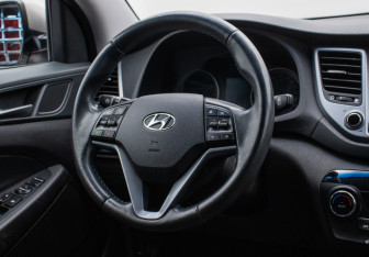Подержанный автомобиль Hyundai Tucson 2016 года (14 фото)