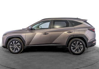 Подержанный автомобиль Hyundai Tucson 2022 года (8 фото)