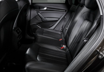 Подержанный автомобиль Audi Q5 2018 года (10 фото)