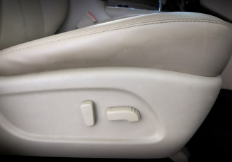 Подержанный автомобиль Nissan Pathfinder 2014 года (25 фото)