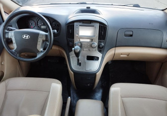 Подержанный автомобиль Hyundai Grand Starex 2011 года (9 фото)