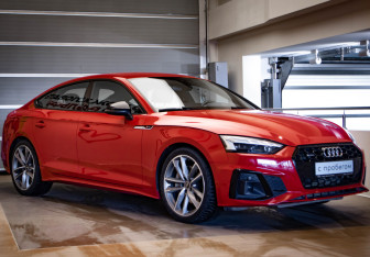 Подержанный автомобиль Audi A5 Liftback 2022 года (3 фото)