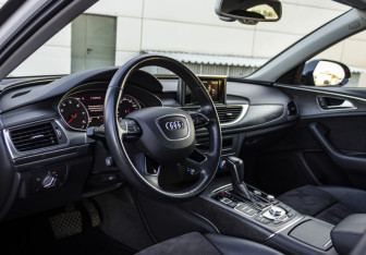 Подержанный автомобиль Audi A6 Sedan 2017 года (9 фото)