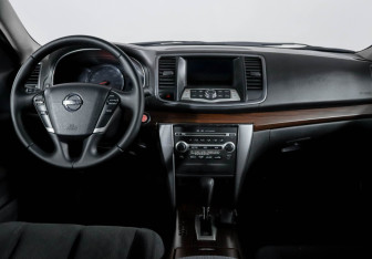 Подержанный автомобиль Nissan Teana 2010 года (12 фото)