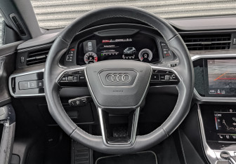 Подержанный автомобиль Audi A7 2021 года (22 фото)