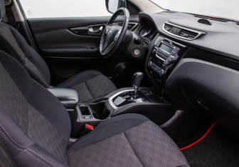Подержанный автомобиль Nissan Qashqai 2015 года (9 фото)