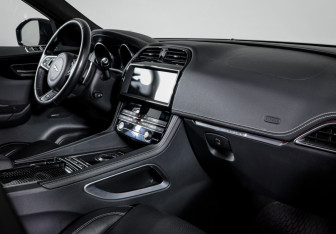 Подержанный автомобиль Jaguar F-Pace 2019 года (9 фото)