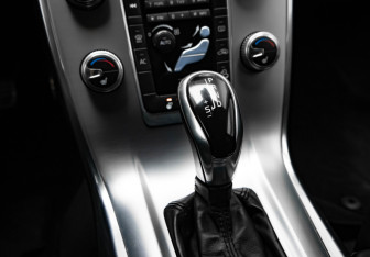 Подержанный автомобиль Volvo XC70 2014 года (18 фото)