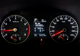 Подержанный автомобиль Kia Rio Hatchback 2021 года (13 фото)