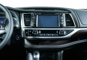 Подержанный автомобиль Toyota Highlander 2014 года (15 фото)