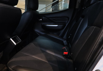 Подержанный автомобиль Mitsubishi L200 2023 года (8 фото)