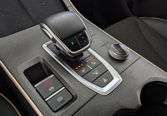 Подержанный автомобиль Omoda C5 2023 года (14 фото)