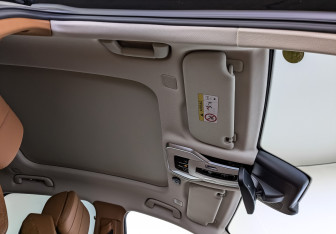 Подержанный автомобиль Hongqi H9 2023 года (23 фото)