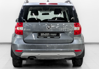 Подержанный автомобиль Skoda Yeti 2017 года (6 фото)