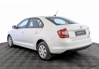 Подержанный автомобиль Skoda Rapid Liftback 2019 года (7 фото)