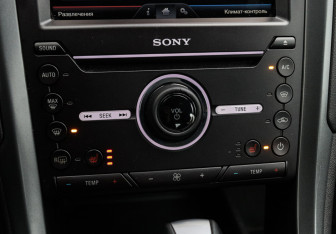 Подержанный автомобиль Ford Mondeo Sedan 2015 года (18 фото)