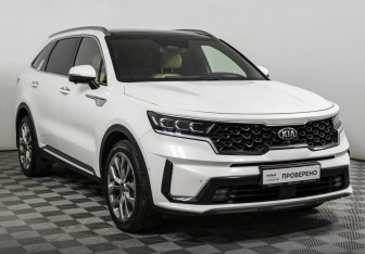 Подержанный автомобиль Kia Sorento 2021 года (3 фото)