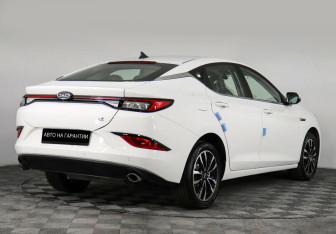 Подержанный автомобиль JAC J7 2023 года (3 фото)