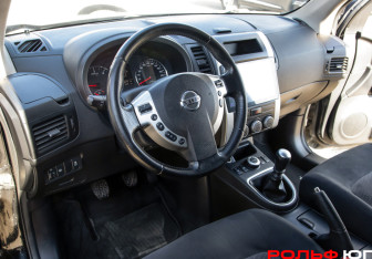 Подержанный автомобиль Nissan X-Trail 2011 года (18 фото)