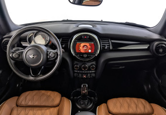 Подержанный автомобиль MINI Hatch 2021 года (14 фото)