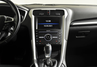 Подержанный автомобиль Ford Mondeo Sedan 2016 года (14 фото)