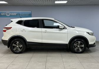 Подержанный автомобиль Nissan Qashqai 2016 года (4 фото)