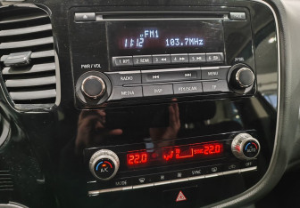 Подержанный автомобиль Mitsubishi Outlander 2021 года (14 фото)