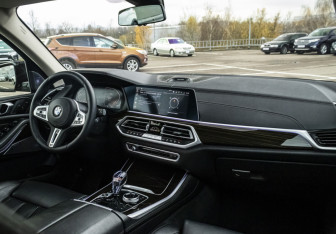 Подержанный автомобиль BMW X5 2019 года (13 фото)