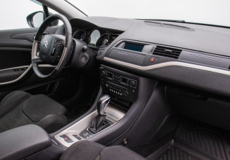 Подержанный автомобиль Citroen C5 Wagon 2011 года (10 фото)