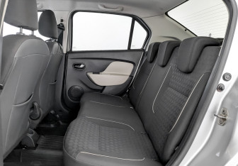 Подержанный автомобиль Renault Logan Sedan 2018 года (12 фото)