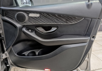Подержанный автомобиль Mercedes-Benz GLC Coupe 2021 года (24 фото)