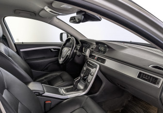 Подержанный автомобиль Volvo XC70 2014 года (13 фото)