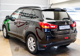 Подержанный автомобиль Mitsubishi ASX 2012 года (6 фото)
