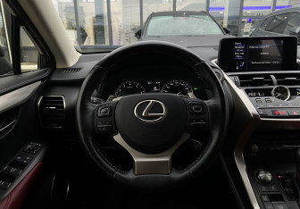 Подержанный автомобиль Lexus NX 2020 года (15 фото)
