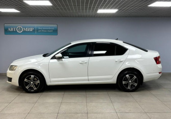 Подержанный автомобиль Skoda Octavia Liftback 2017 года (8 фото)