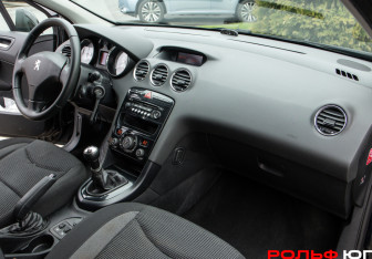 Подержанный автомобиль Peugeot 408 2013 года (7 фото)