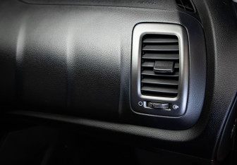 Подержанный автомобиль Kia Cerato Coupe 2013 года (23 фото)