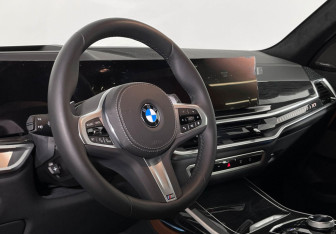 Новый BMW X7 2022 (12 фото)