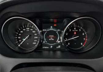 Подержанный автомобиль Land Rover Discovery Sport 2016 года (16 фото)